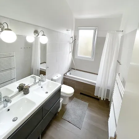 Seaberry Villa *